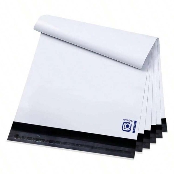 Nebula Brothers Other - Poly mailers bundle Of 50 Units 6” x 9” Material: PE (Polyethylene)